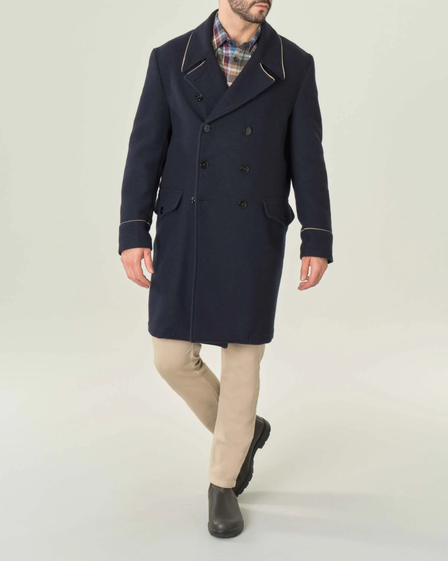 Cappotto doppiopetto blu in lana con profili beige