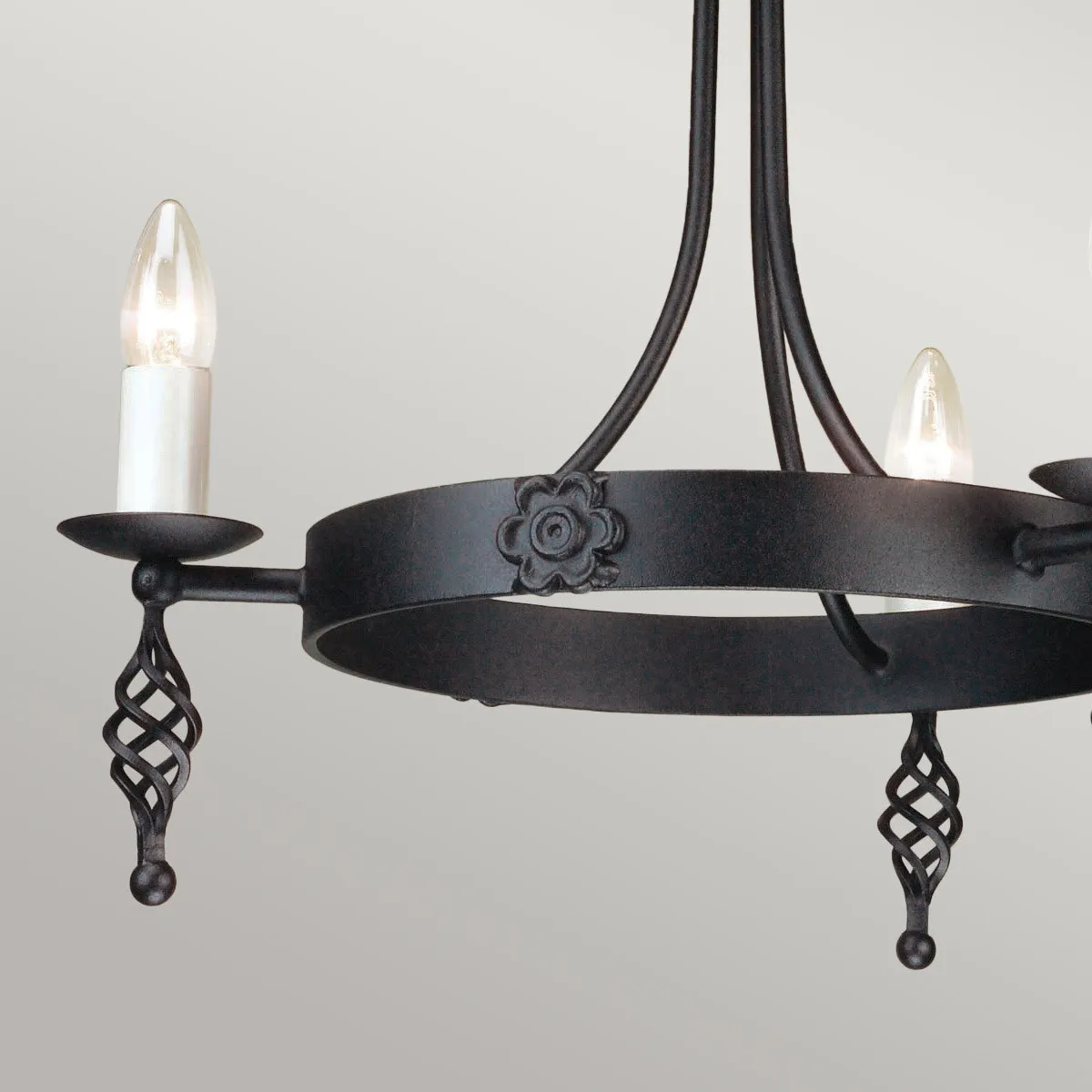 Elstead Lighting  Lampadario rustico medio con struttura in acciaio con 3 diffusori Belfry - 60W