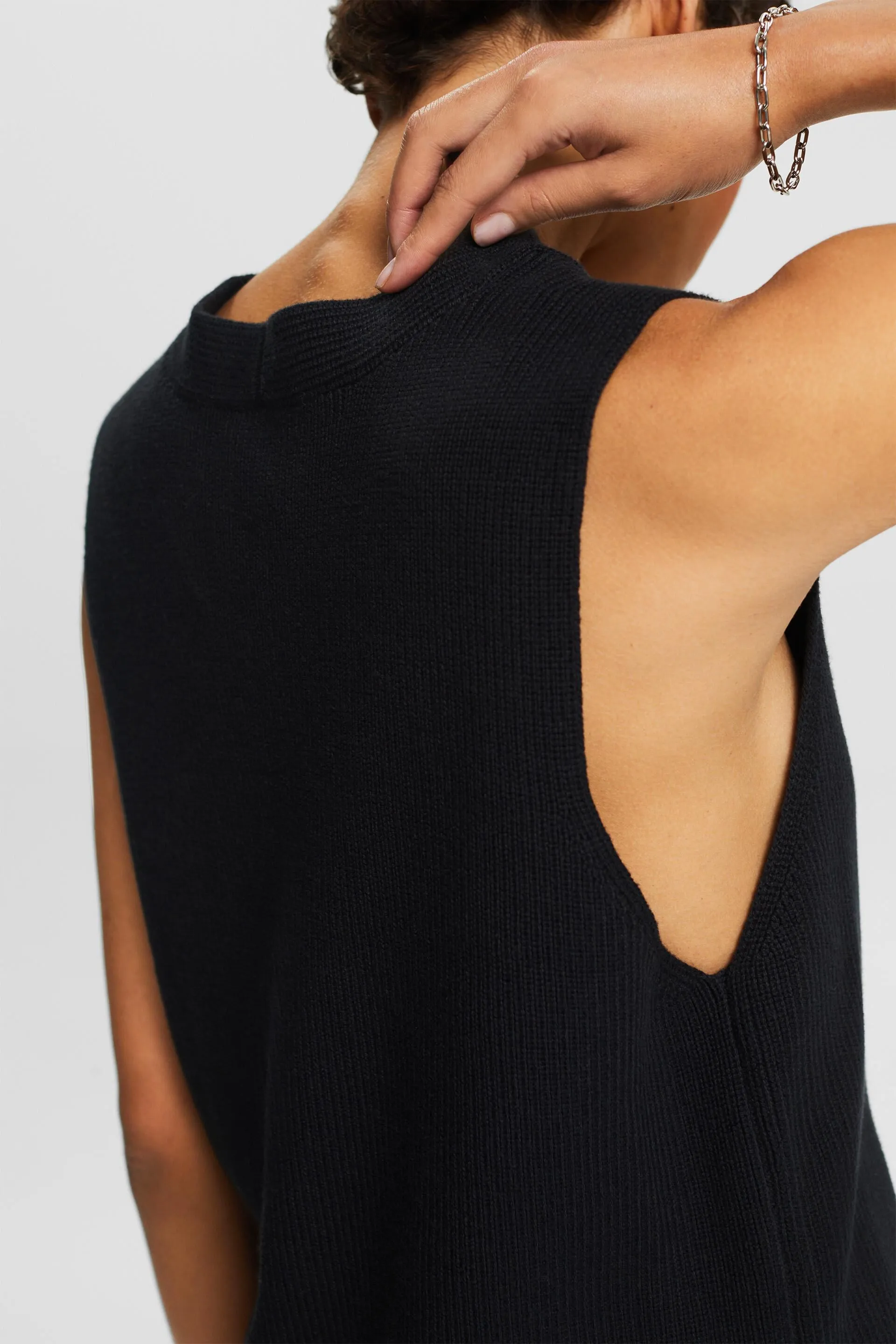 Gilet in maglia a coste con scollo a V