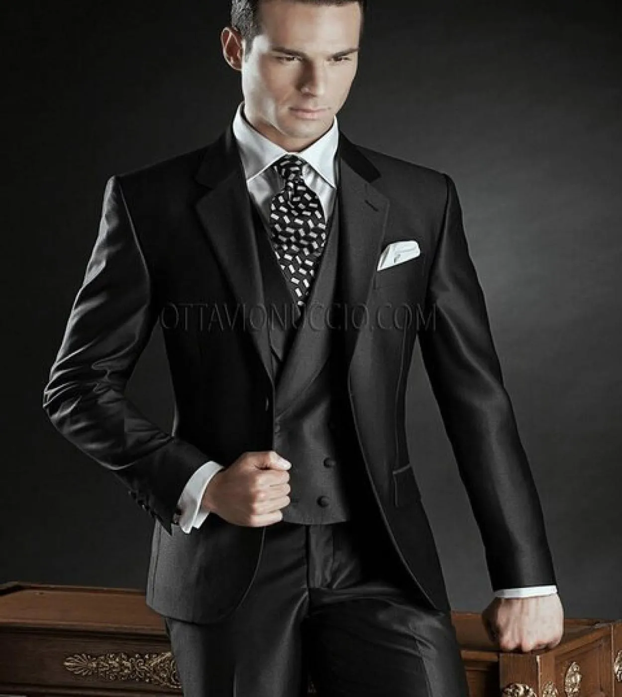 New Royal Blue Two Buttons Mens Suits 3 Pcs Costume Homme Grooms Wedding Tuxedos Terno Masculino Slim Fit Prom Jacketpa