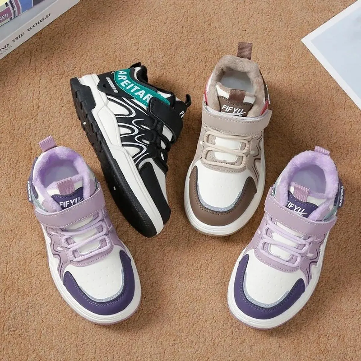 Nuove scarpe sportive da tavolo Sneaker da bambino invernale per bambini Plus Cotone invernale Leggero Caldo Peluche Resistente