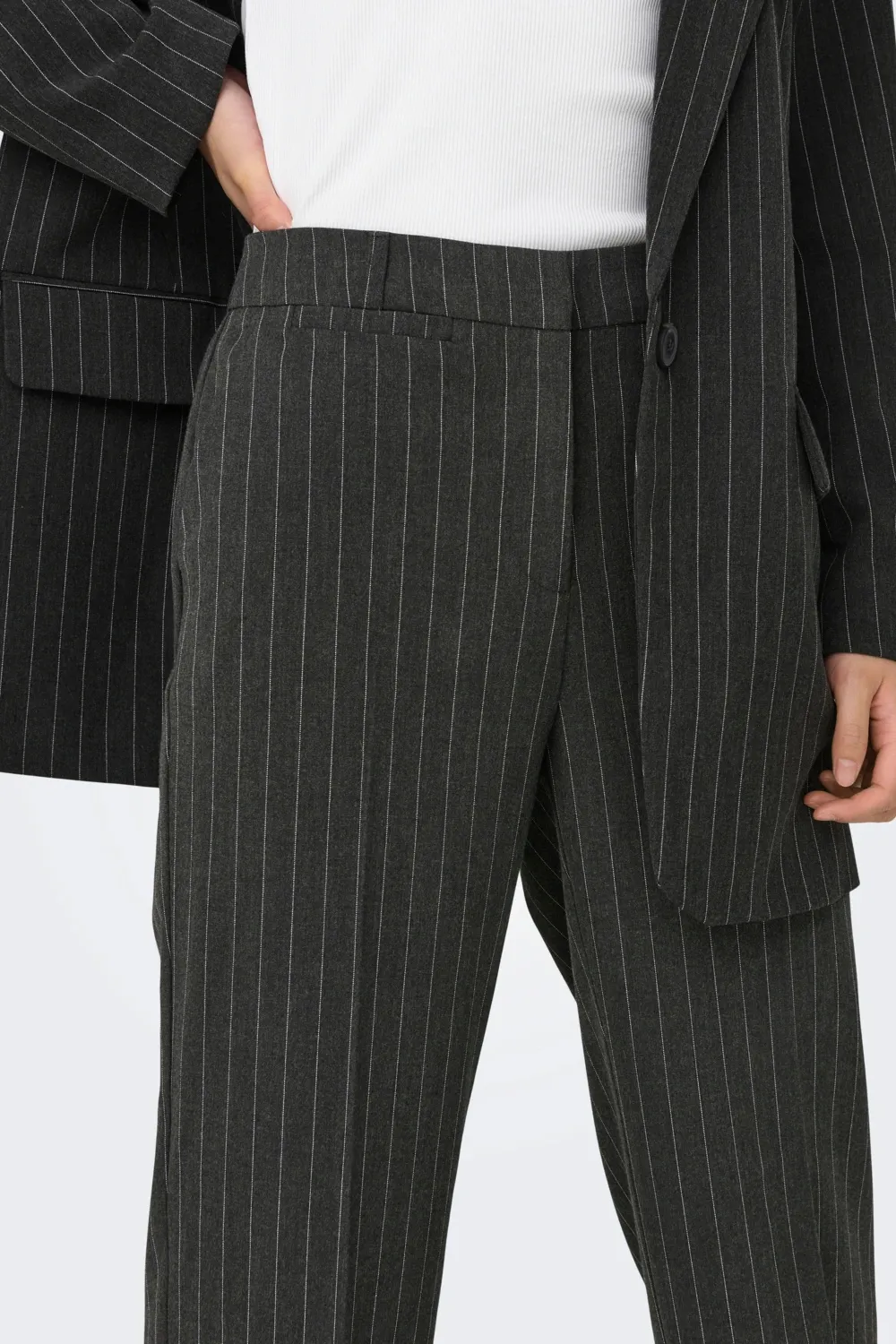 Pantaloni regular Only ONLBRIE MW STRAIGHT PINST PANT TLR Grigio Scuro