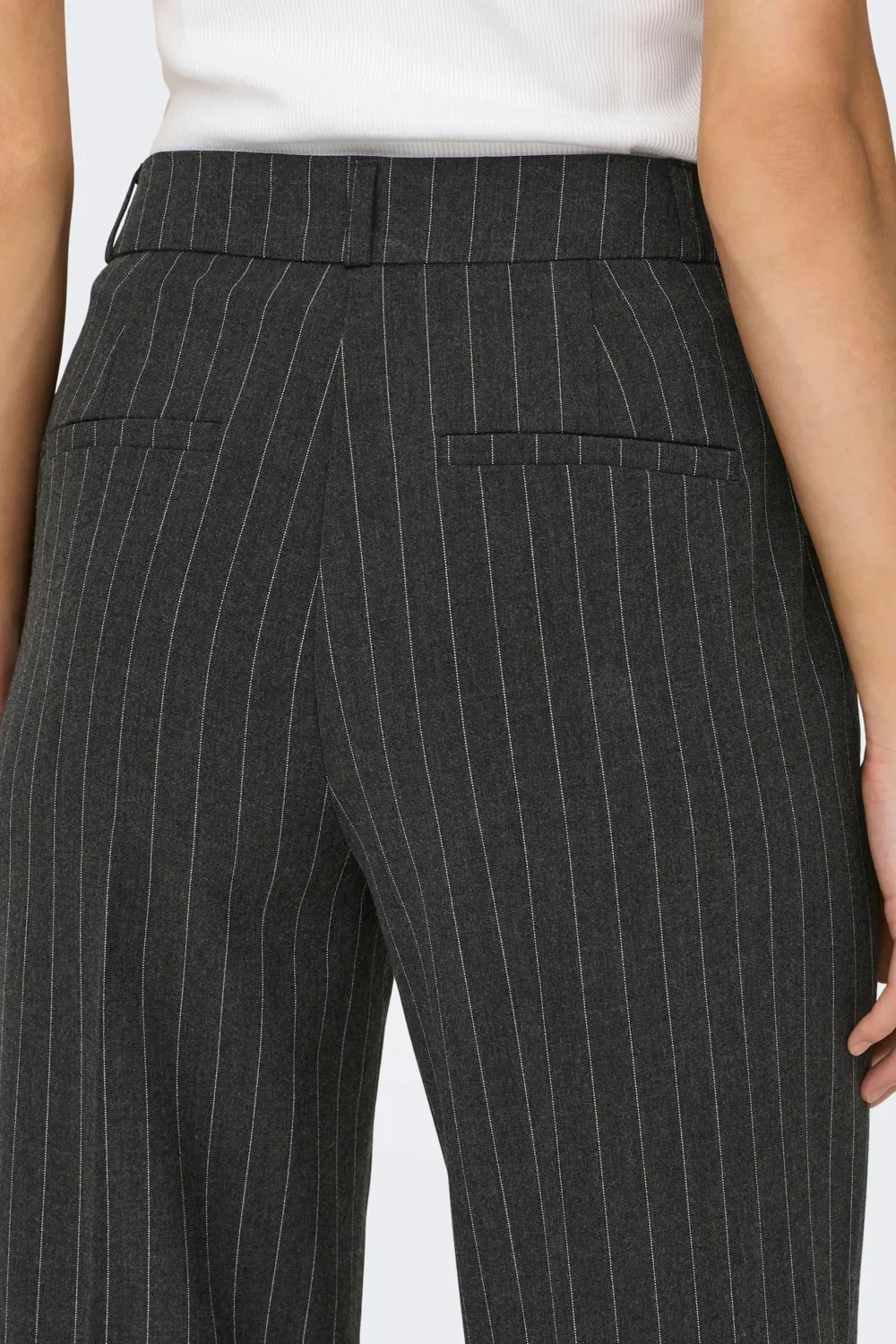 Pantaloni regular Only ONLBRIE MW STRAIGHT PINST PANT TLR Grigio Scuro