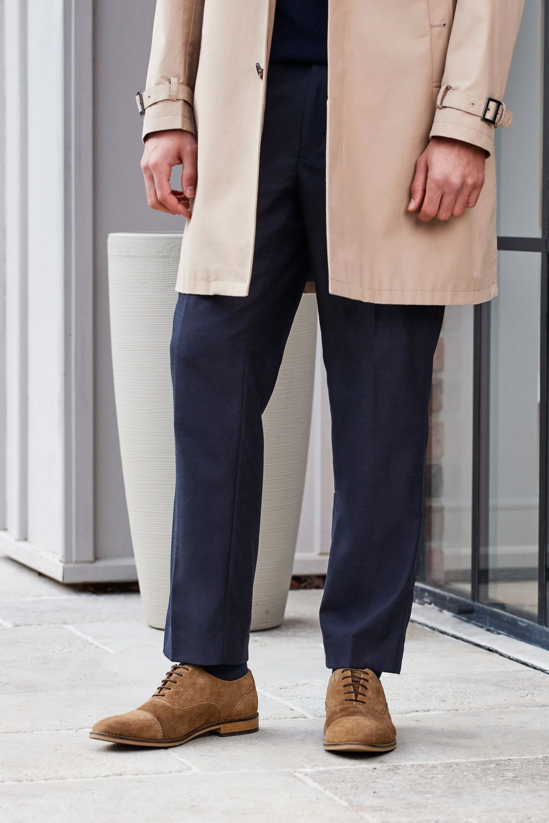 Scarpe cap toe in pelle scamosciata con suola a contrasto    