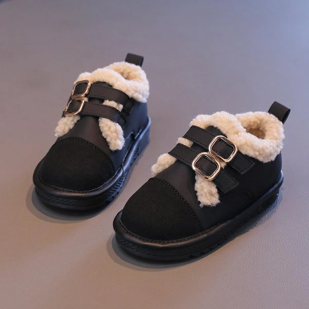Scarpe in pelliccia per bambini in pelle verniciata 2023 piattaforma invernale scarpe da scuola per il tempo libero in peluche p